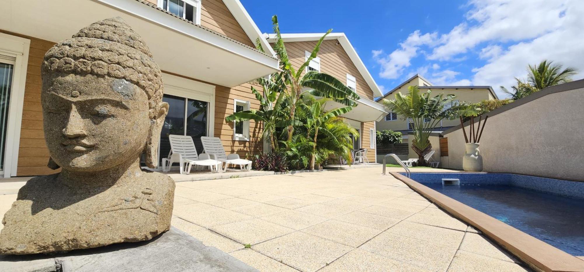 Villa Soleil L'Etang-Sale ภายนอก รูปภาพ