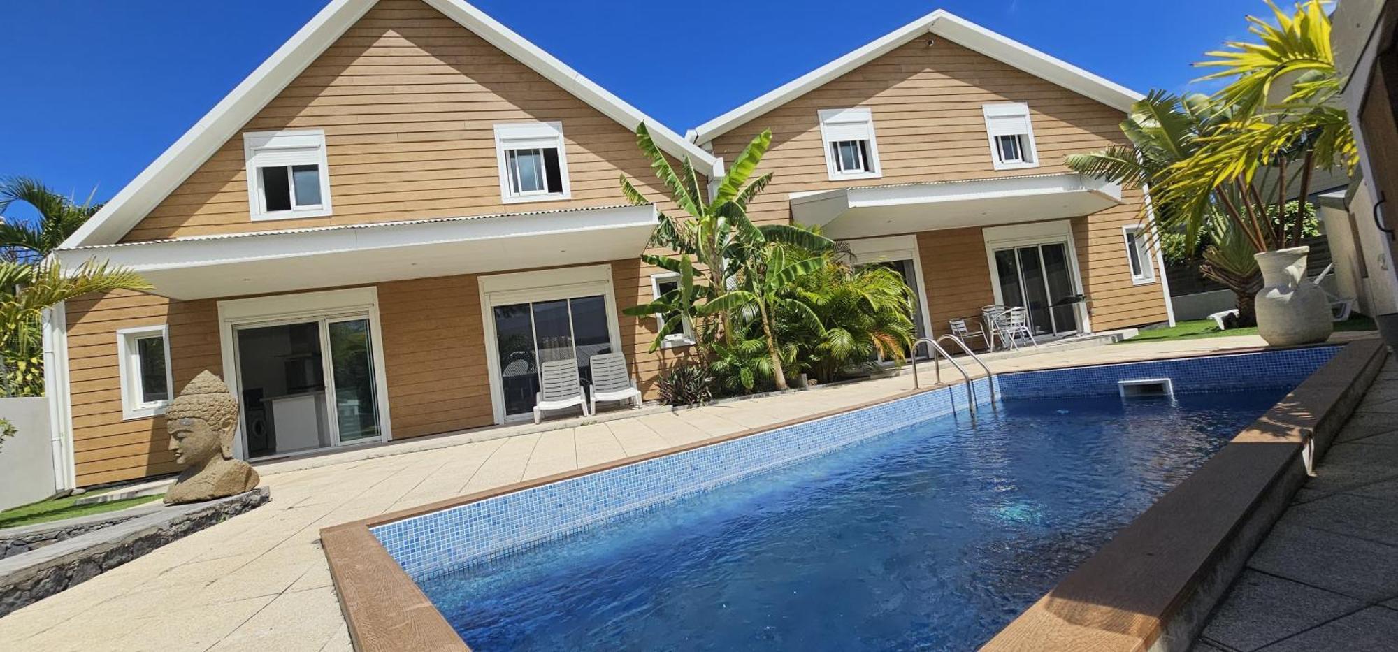 Villa Soleil L'Etang-Sale ภายนอก รูปภาพ